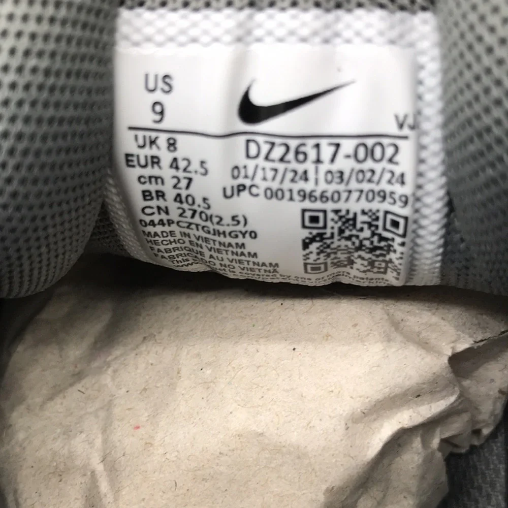 Nike mens Sneakers size 9 US